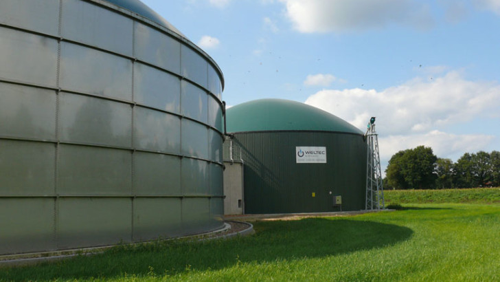 Long-term use of biogas digestate stores carbon and enhances soil fertility