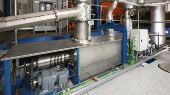 Bioliquids and syngas from solid biomass for combined heat and power