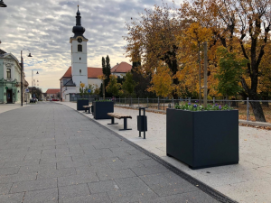 goof-tool-panorama-piazza-panchine