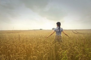 Public acceptance is crucial for the development of bioenergy. © Bruce Mars on Pexels – https://www.pexels.com/photo/woman-standing-on-rice-field-during-cloudy-day-721999/